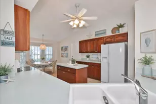 951 Villeroy Greens Dr, Sun City Center, FL 33573 - Photo 12