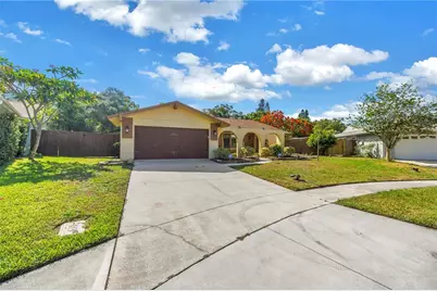 10657 Del Prado Drive E, Largo, FL 33774 - Photo 4