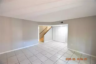 625 Fairwood Forest Dr, Clearwater, FL 33759 - Photo 8
