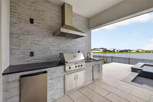 8346 Ivy Stark Blvd, Wesley Chapel, FL 33545 - Photo 6