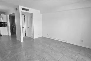3747 Pompano Dr SE, Saint Petersburg, FL 33705 - Photo 8