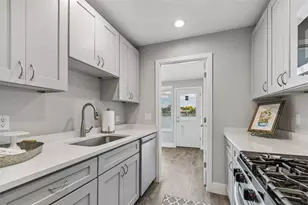 5955 30th Ave S, Gulfport, FL 33707 - Photo 8