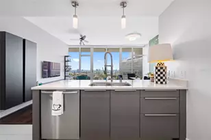 175 1st St S, Saint Petersburg, FL 33701 - Photo 6