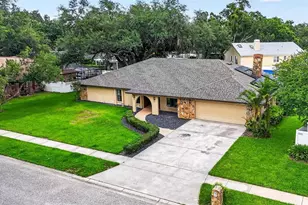11004 Theresa Arbor Dr, Temple Terrace, FL 33617 - Photo 2