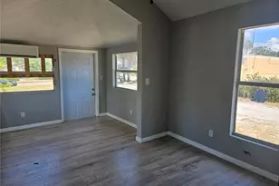 2220 20th St S, Saint Petersburg, FL 33712 - Photo 6