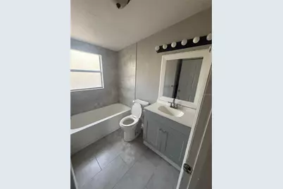 2220 20th Street S, Saint Petersburg, FL 33712 - Photo 10