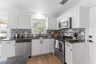 2954 Curling Ct, Palm Harbor, FL 34684 - Photo 10