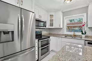 2810 Sanders Dr, Tampa, FL 33611 - Photo 16