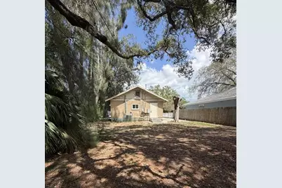 1727 45th Street S #B, Saint Petersburg, FL 33711 - Photo 1