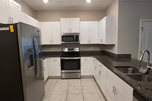 817 Royal Empress Dr, Ruskin, FL 33570 - Photo 6