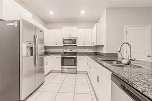 817 Royal Empress Dr, Ruskin, FL 33570 - Photo 16
