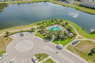 817 Royal Empress Dr, Ruskin, FL 33570 - Photo 12