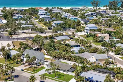 214 85th Street, Holmes Beach, FL 34217 - Photo 32