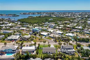 214 85th St, Holmes Beach, FL 34217 - Photo 38
