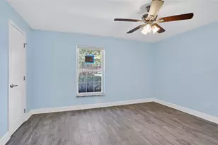 8542 10th St N, Saint Petersburg, FL 33702 - Photo 12