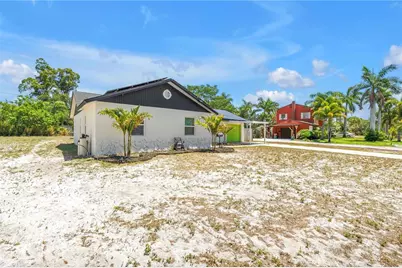 687 Jasmine Way S, Saint Petersburg, FL 33705 - Photo 42