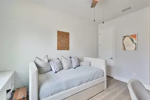 2407 W Gray St, Tampa, FL 33609 - Photo 4