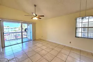 6802 Stonesthrow Cir N, Saint Petersburg, FL 33710 - Photo 8