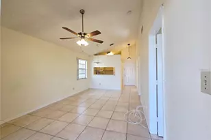 6802 Stonesthrow Cir N, Saint Petersburg, FL 33710 - Photo 4