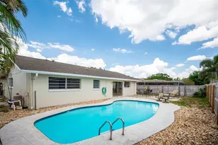 13430 Coronado Dr, Largo, FL 33774 - Photo 2