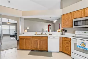 3318 Clover Blossom Cir, Land O Lakes, FL 34638 - Photo 18