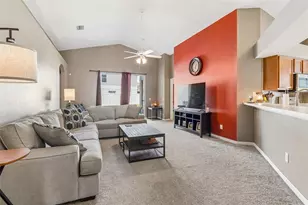 3318 Clover Blossom Cir, Land O Lakes, FL 34638 - Photo 10