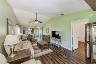 6040 27th St W, Bradenton, FL 34207 - Photo 8