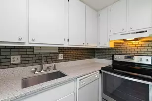 195 114th Ave NE, Saint Petersburg, FL 33716 - Photo 8