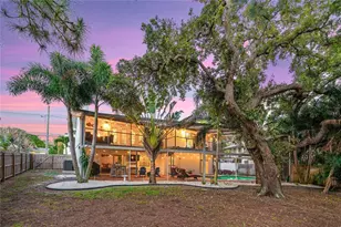 201 Lagoon Dr, Palm Harbor, FL 34683 - Photo 8