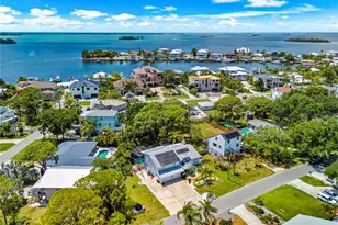 201 Lagoon Dr, Palm Harbor, FL 34683 - Photo 1