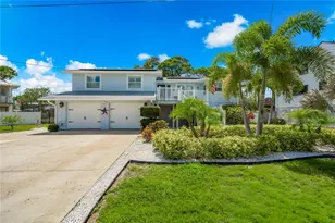 201 Lagoon Dr, Palm Harbor, FL 34683 - Photo 4