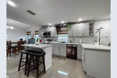 8002 48th Avenue N, Saint Petersburg, FL 33709 - Photo 4