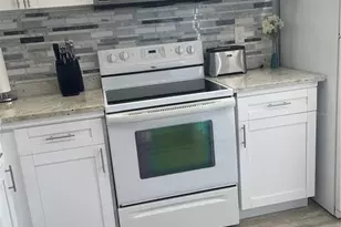 5724 La Puerta Del Sol Blvd, Saint Petersburg, FL 33715 - Photo 2