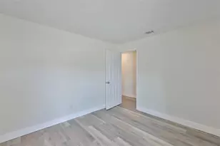 8410 Lava Pl, Tampa, FL 33615 - Photo 36