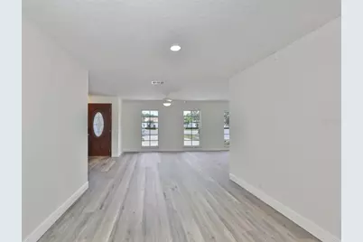 8410 Lava Place, Tampa, FL 33615 - Photo 4