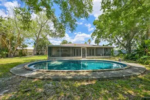 8410 Lava Pl, Tampa, FL 33615 - Photo 44