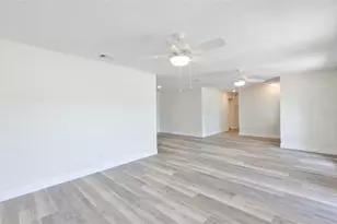 8410 Lava Pl, Tampa, FL 33615 - Photo 22