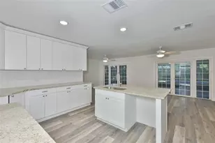 8410 Lava Pl, Tampa, FL 33615 - Photo 14