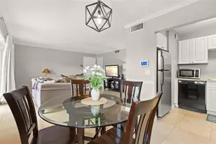 13762 Orange Sunset Dr, Tampa, FL 33618 - Photo 12