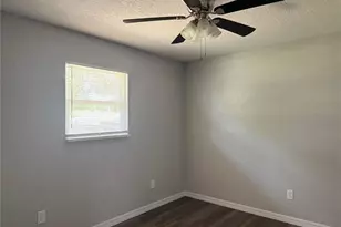 5812 17th St, Zephyrhills, FL 33542 - Photo 16