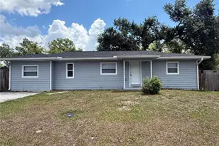5812 17th St, Zephyrhills, FL 33542 - Photo 2