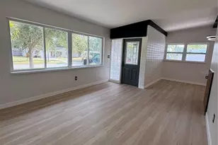 10543 51st Terrace N, Saint Petersburg, FL 33708 - Photo 6