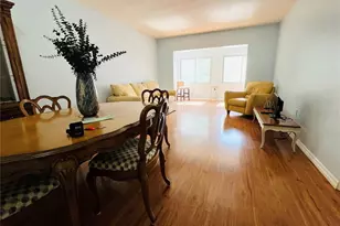 8651 10th St N, Saint Petersburg, FL 33702 - Photo 4