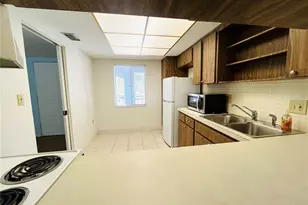 8651 10th St N, Saint Petersburg, FL 33702 - Photo 24