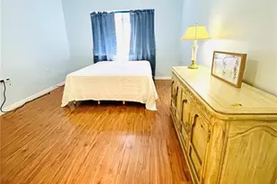 8651 10th St N, Saint Petersburg, FL 33702 - Photo 14