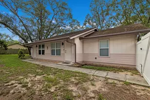 1812 Poinsettia Ave, Tarpon Springs, FL 34689 - Photo 2