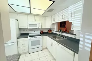 2465 Northside Dr, Clearwater, FL 33761 - Photo 6