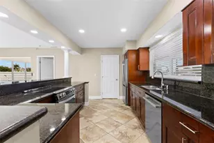 708 Sunset Cove, Madeira Beach, FL 33708 - Photo 10