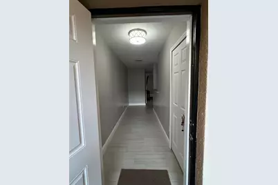 8423 Edgewater Place Boulevard, Tampa, FL 33615 - Photo 10