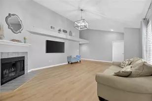2078 Shadow Pine Dr, Brandon, FL 33511 - Photo 8